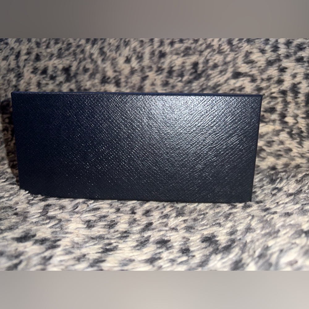 Prada Box with strap 🖤✨ - Picture 5 of 8